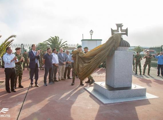 Monumento alusivo à presença militar