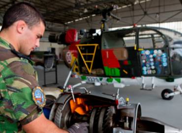 Mecânico de Eletricidade e Instrumentos de Avião